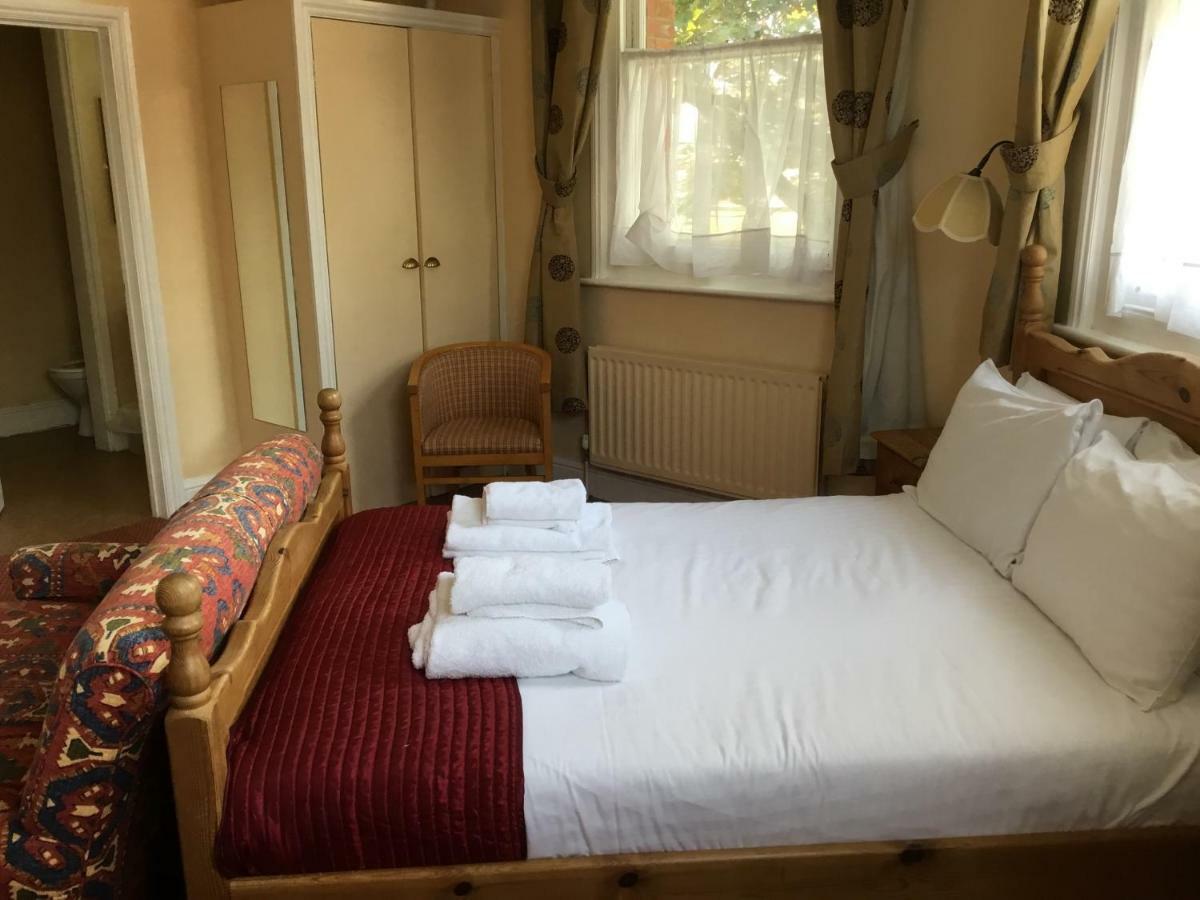 Railway Hotel Фавершам Экстерьер фото